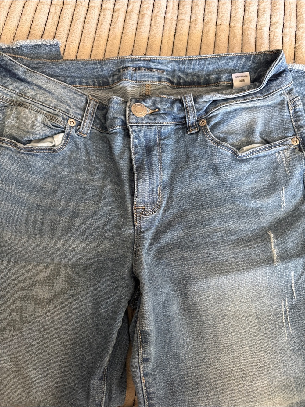 Maurices Light Blue Cropped Ankle Jeans 0147